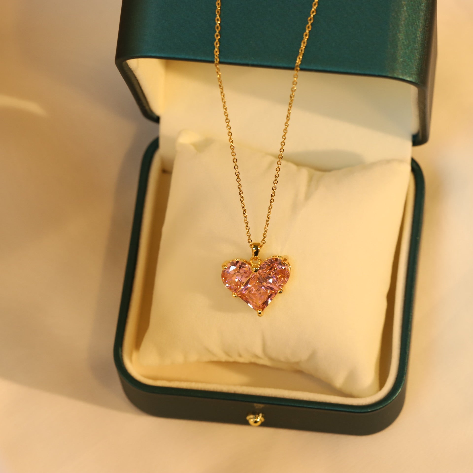 Women's Fashion Zircon Heart Necklace Clavicle Chain