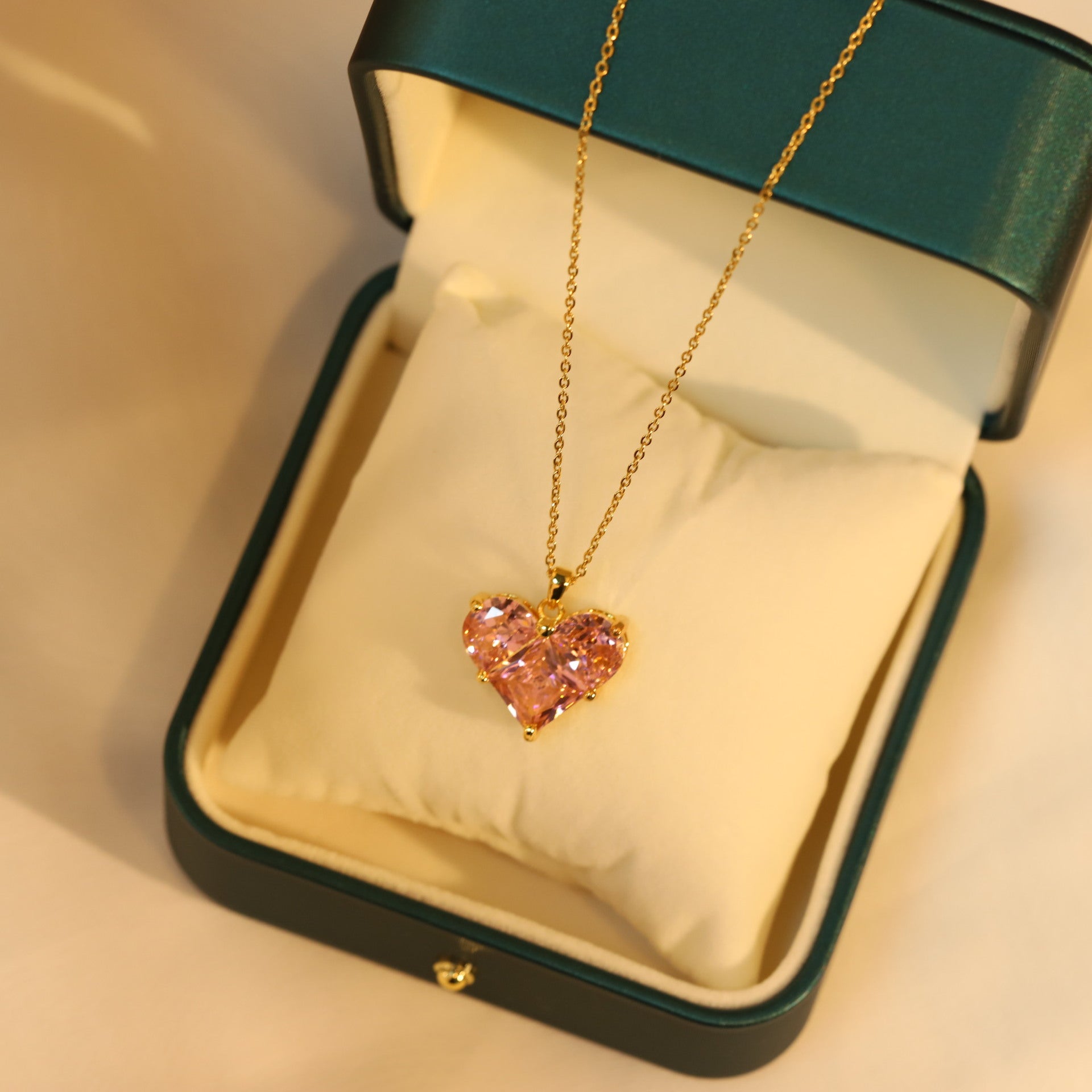 Women's Fashion Zircon Heart Necklace Clavicle Chain